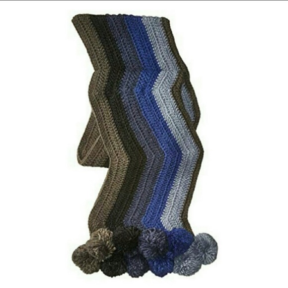 🎄 BCBGMAXAZRIA Crochet Striped Pompom Trim Muffler Elongated Scarf NWT O/S - Picture 4 of 9